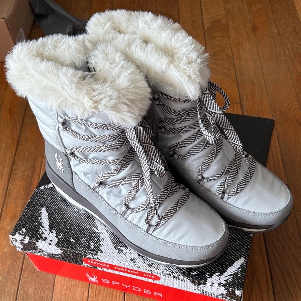NIB Spyder Camden Women's Glacier Grey Winter Boots Size 9.5